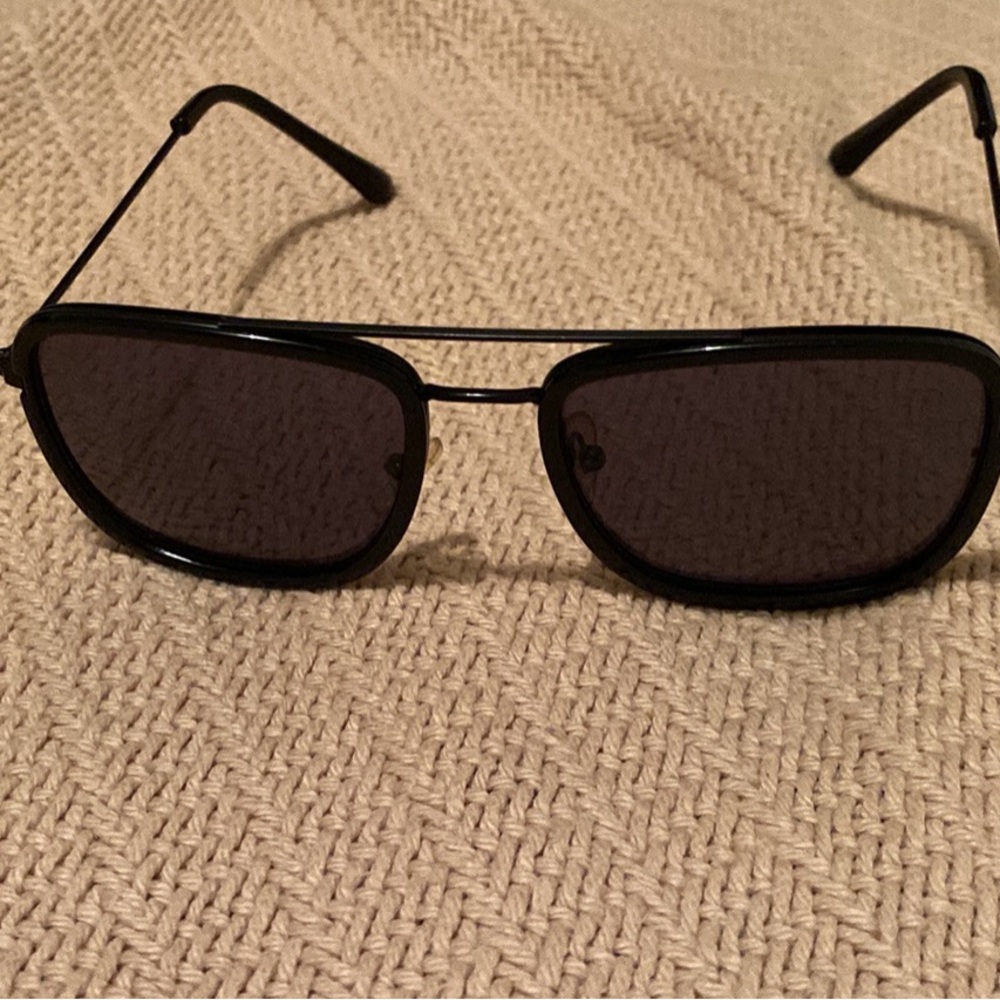 Hi sale this beautiful sunglasses